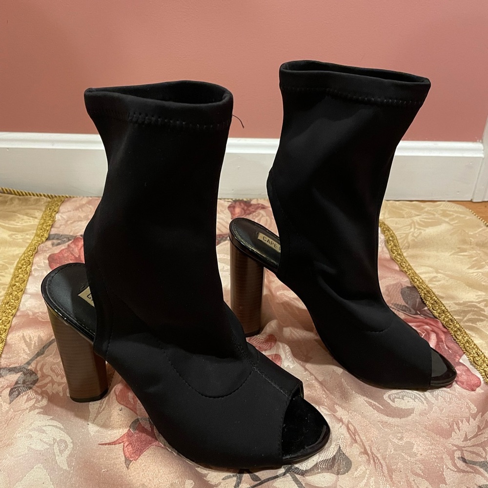 Black Open-toed Booties